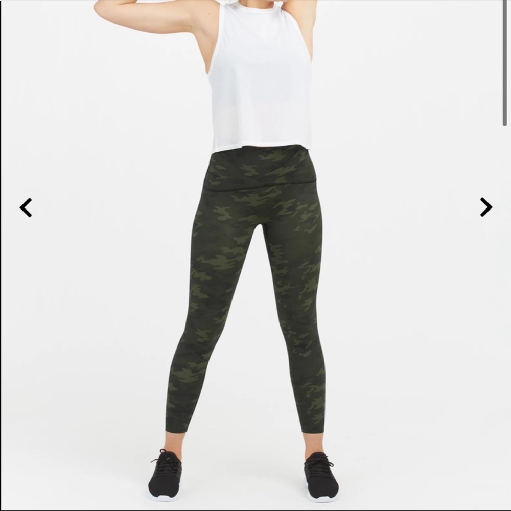 Spanx Look At Me Now Seamless Camo Leggings